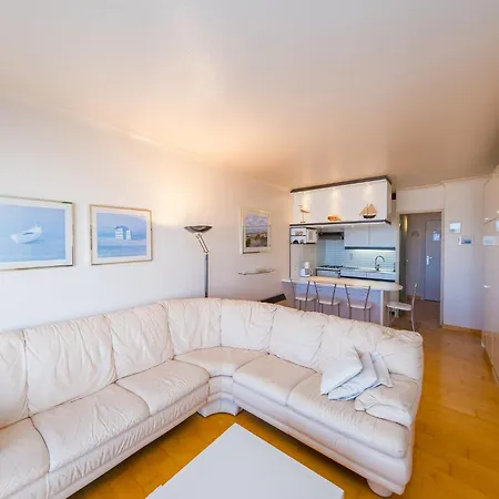 With Sea View And Parking Space *