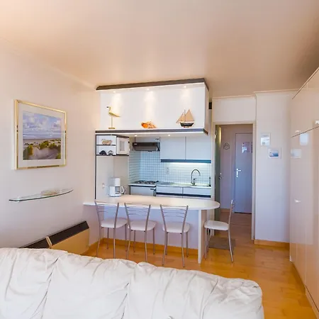 With Sea View And Parking Space Apartman *