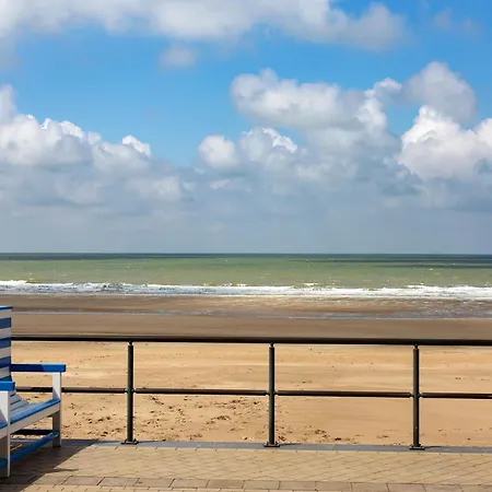 With Sea View And Parking Space Apartman